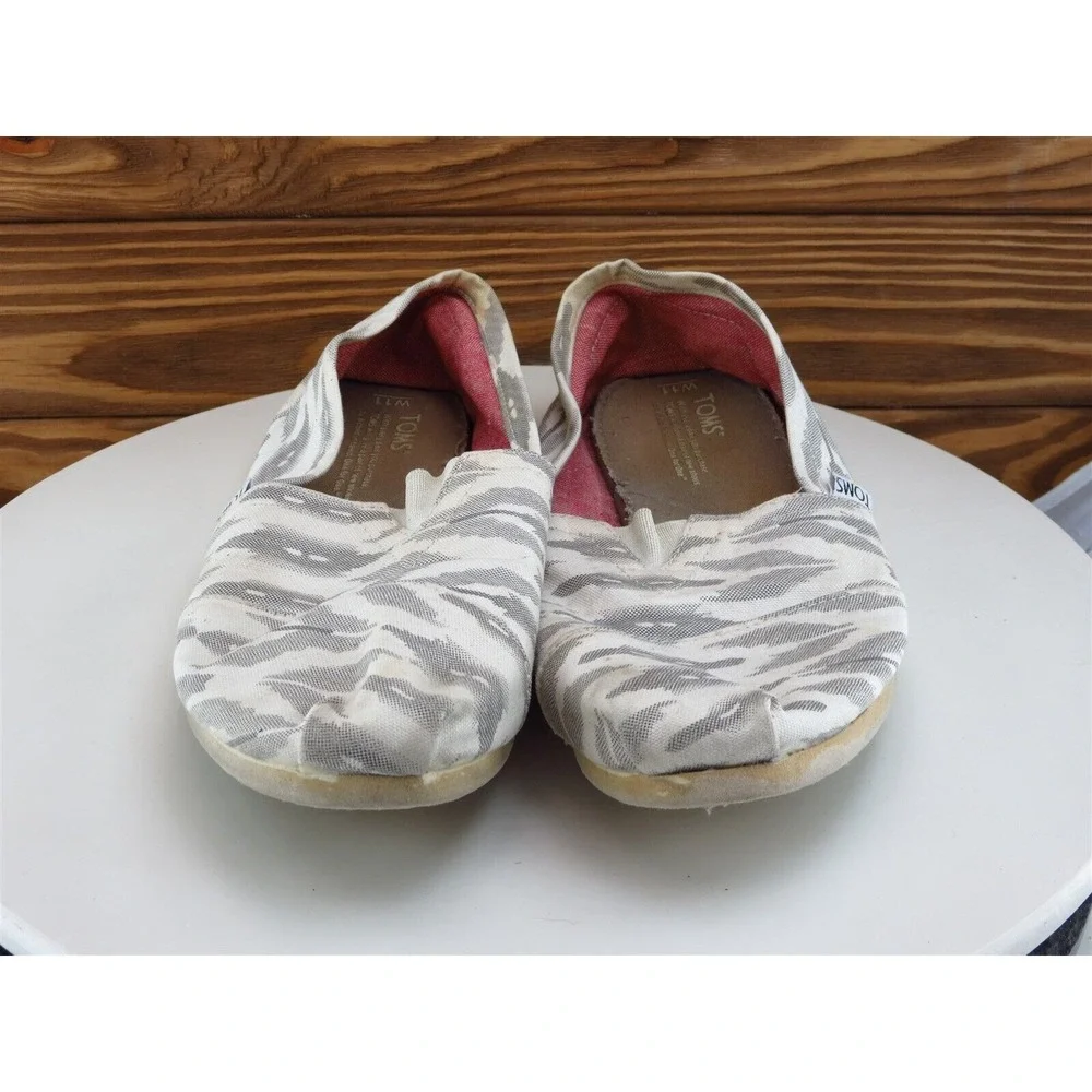 TOMS Size‎ 11 Flat Shoes White Fabric Women M
